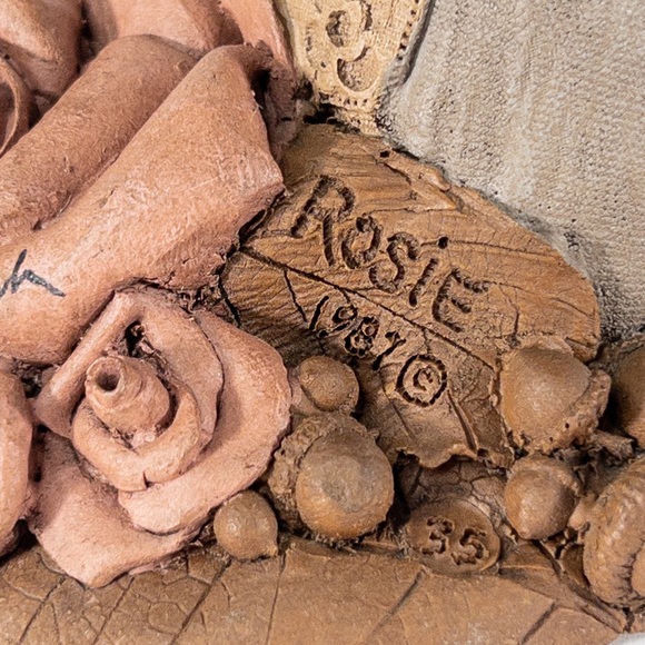 Signed Tom Clark MOM Gnome - Rosie 1987
Mold #35 Style #1193 VTG Retired - Picture 5 of 14